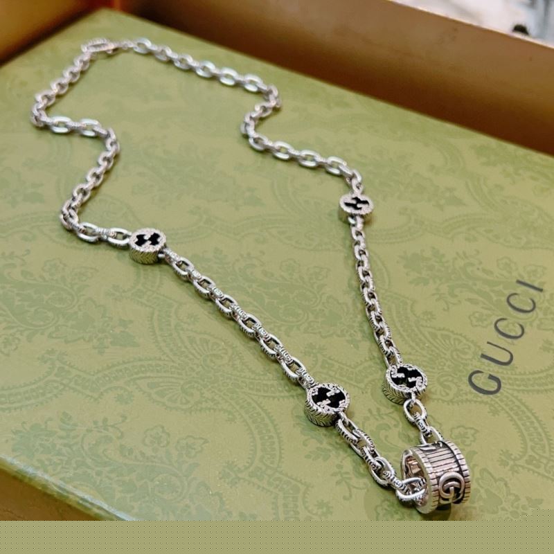 G*u*i necklaces